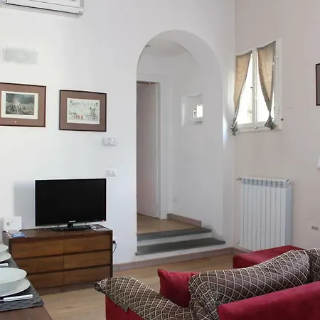 Art Santa Maria Novella Apartment